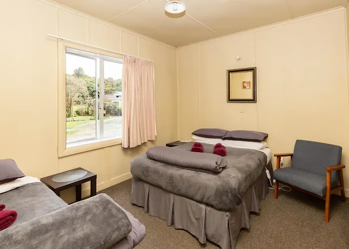 Kaniere Hotel