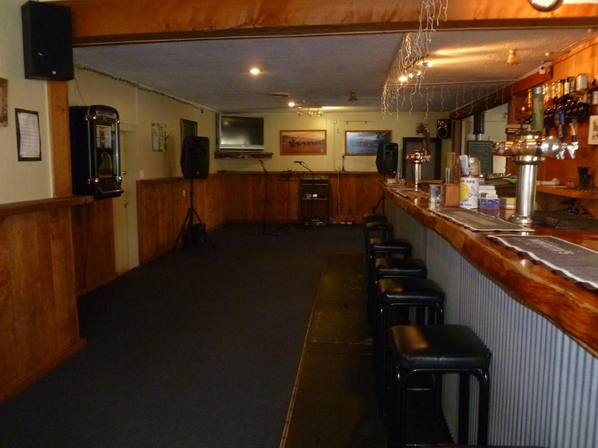 Kaniere Inn *
